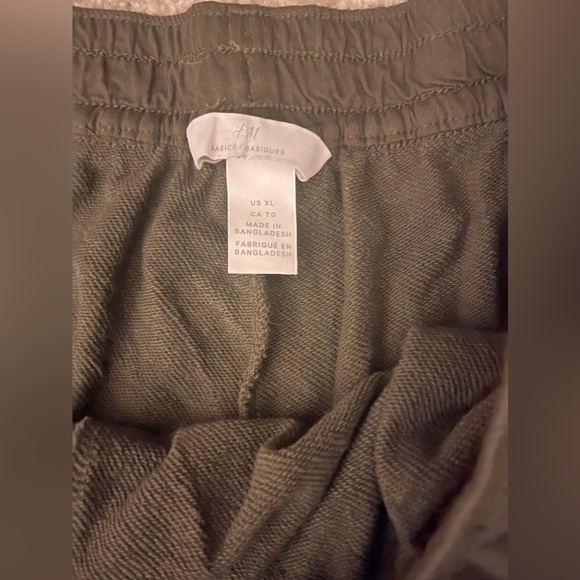 H&M basic shorts - Picture 3 of 3